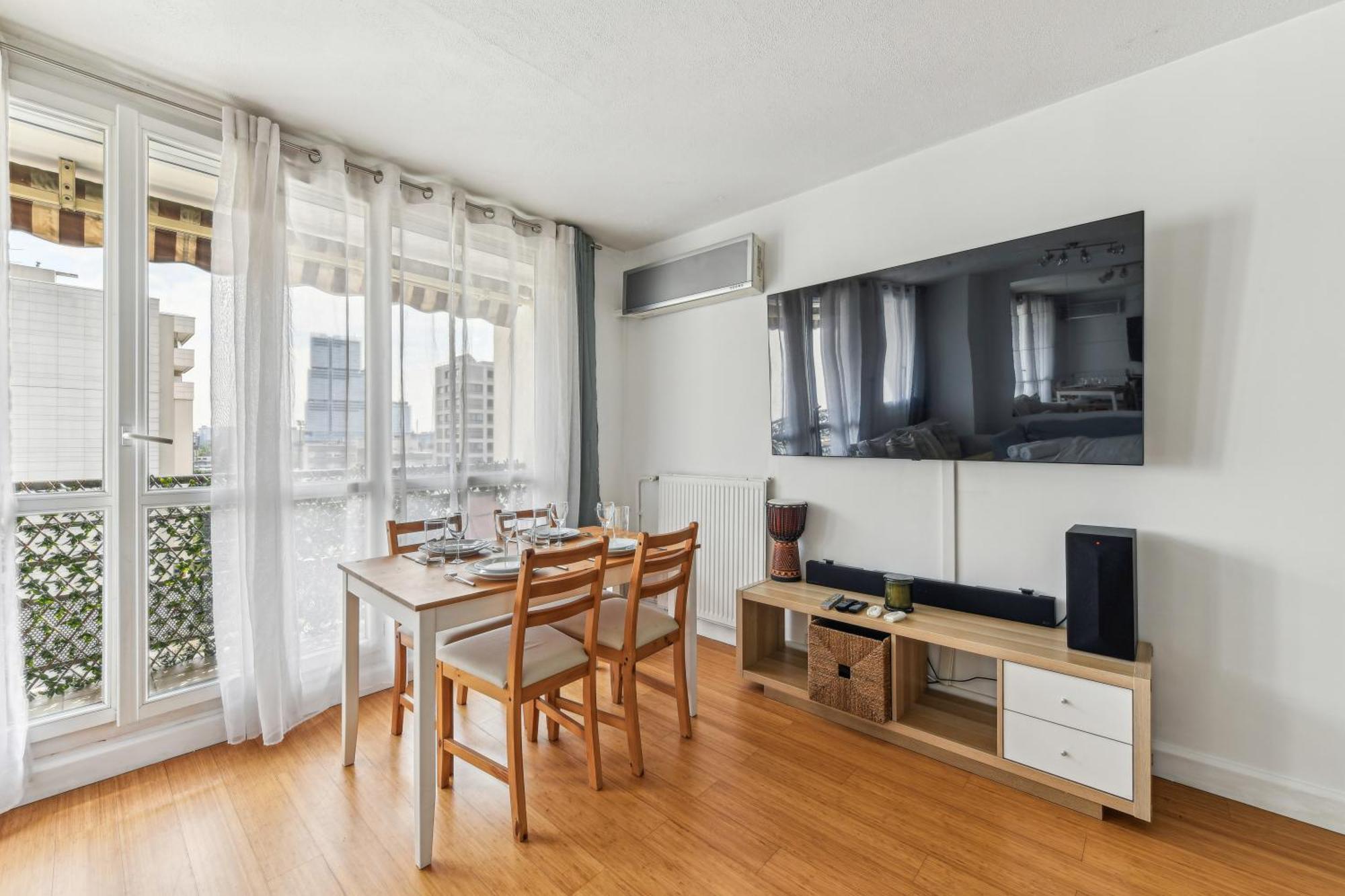 Chic And Comfortable Apart With Balcony 르발루아페레 외부 사진