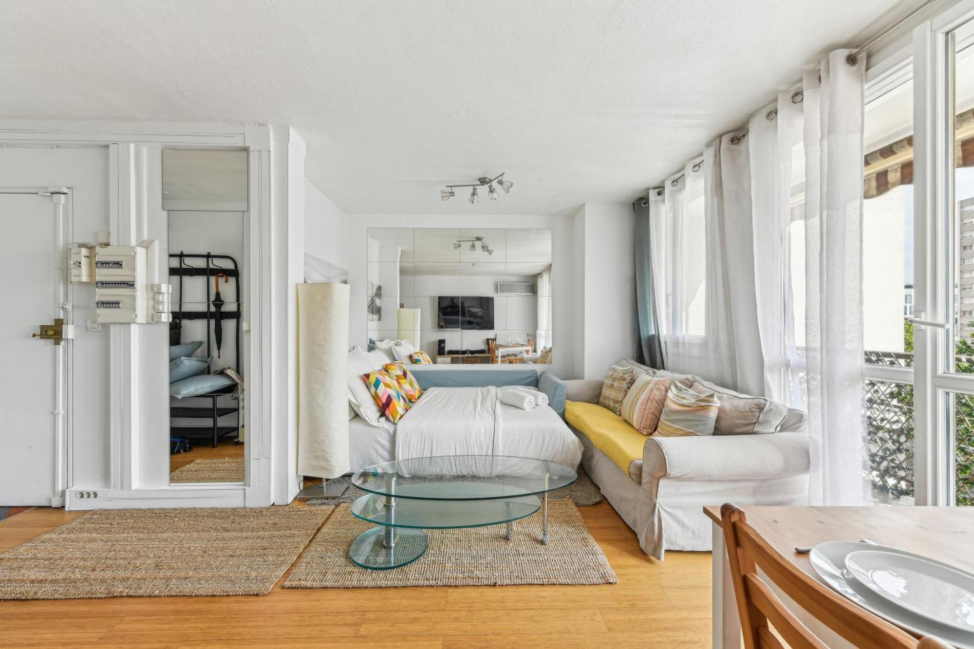 Chic And Comfortable Apart With Balcony 르발루아페레 외부 사진